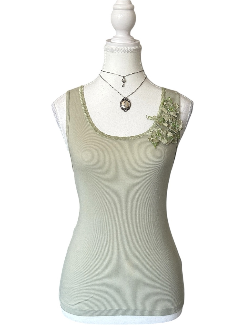 Y2K “Twenty One” Pastel Green Floral Embroidered Lace Trim Tank Top